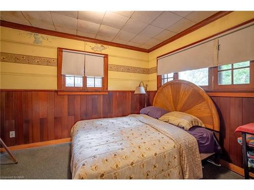 853 Edgemere Road, Fort Erie, ON - Indoor Photo Showing Bedroom