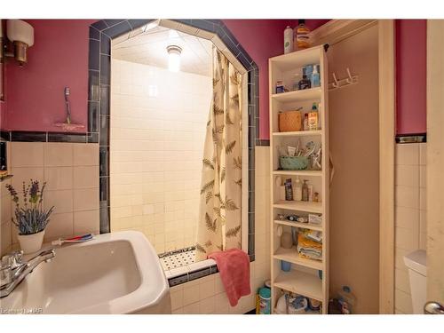 853 Edgemere Road, Fort Erie, ON - Indoor Photo Showing Bathroom