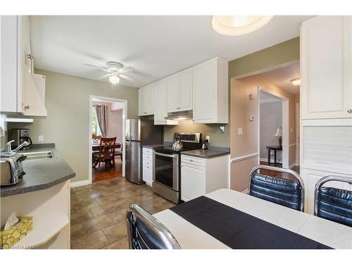 6 Viscount Place, St. Catharines, ON - Indoor Photo Showing Kitchen With Double Sink