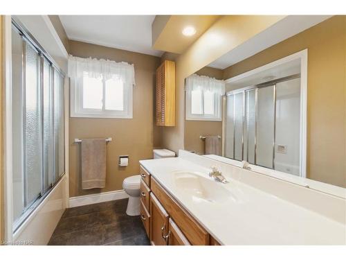 6 Viscount Place, St. Catharines, ON - Indoor Photo Showing Bathroom