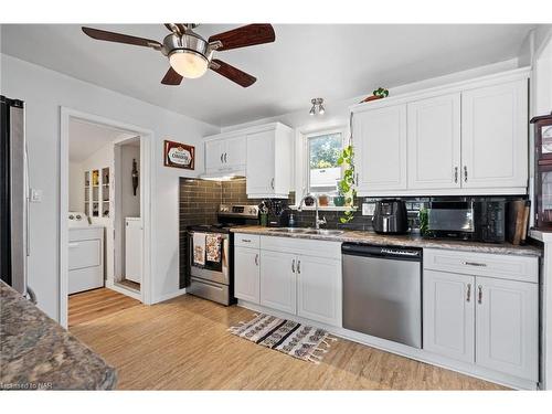 70 Beatrice Street, Welland, ON - Indoor Photo Showing Kitchen With Double Sink