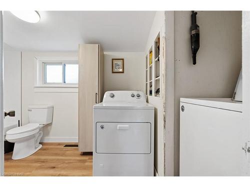 70 Beatrice Street, Welland, ON - Indoor Photo Showing Laundry Room