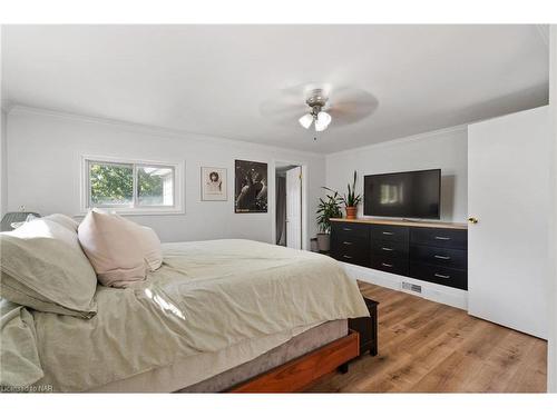 70 Beatrice Street, Welland, ON - Indoor Photo Showing Bedroom