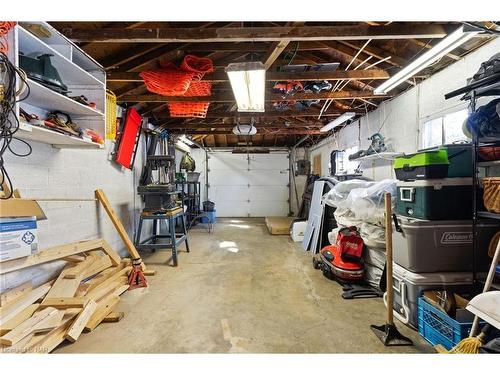 70 Beatrice Street, Welland, ON - Indoor Photo Showing Garage