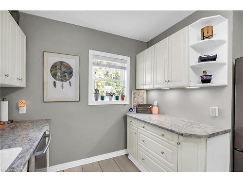 242 Jarvis Street, Fort Erie, ON - Indoor Photo Showing Kitchen