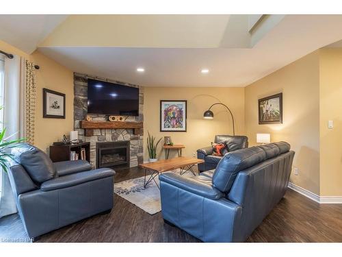 2547 Thunder Bay Road, Fort Erie, ON - Indoor Photo Showing Living Room With Fireplace