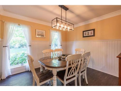 2547 Thunder Bay Road, Fort Erie, ON - Indoor Photo Showing Dining Room