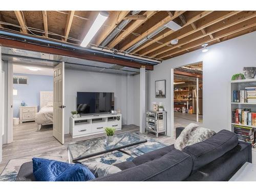 2547 Thunder Bay Road, Fort Erie, ON - Indoor Photo Showing Basement