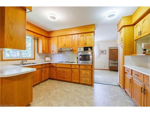 9 Cedar Street, Port Colborne, ON - Indoor Photo Showing Kitchen With Double Sink