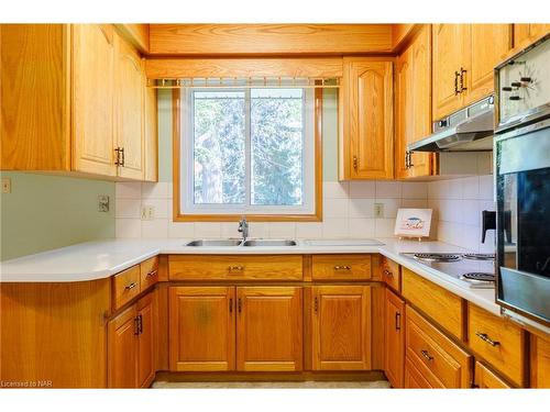 9 Cedar Street, Port Colborne, ON - Indoor Photo Showing Kitchen With Double Sink