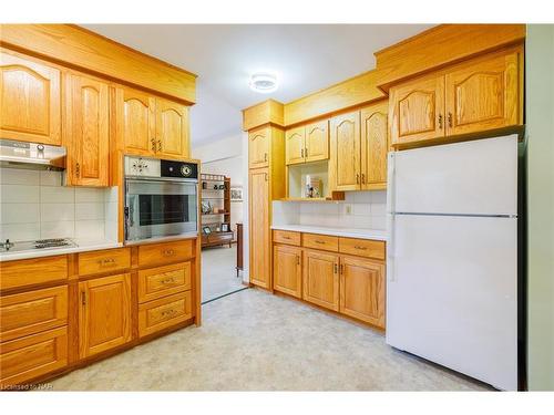 9 Cedar Street, Port Colborne, ON - Indoor Photo Showing Kitchen