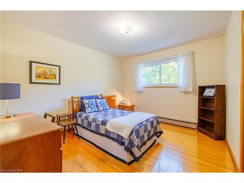 9 Cedar Street, Port Colborne, ON - Indoor Photo Showing Bedroom