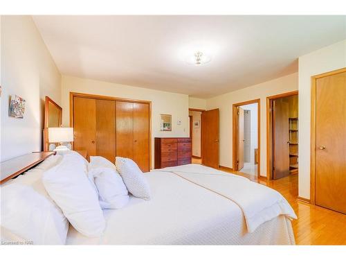 9 Cedar Street, Port Colborne, ON - Indoor Photo Showing Bedroom