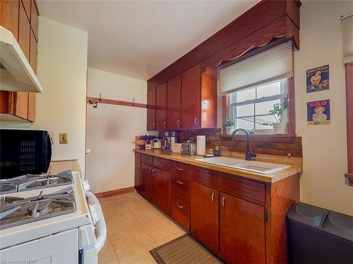 42026 Hwy 3, Wainfleet, ON - Indoor Photo Showing Kitchen