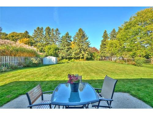 5 Cherrywood Avenue, Fonthill, ON - Outdoor With Backyard