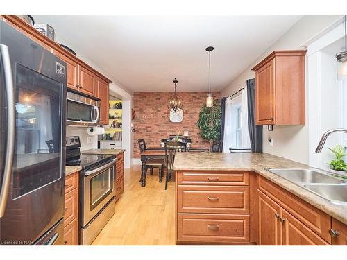 144 River Road, Welland, ON - Indoor Photo Showing Kitchen