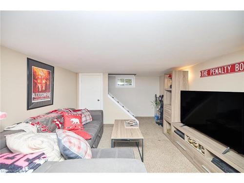 144 River Road, Welland, ON - Indoor Photo Showing Living Room