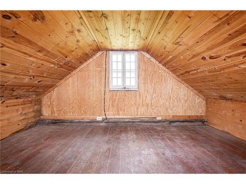 910 Bernard Avenue, Ridgeway, ON - Indoor Photo Showing Other Room