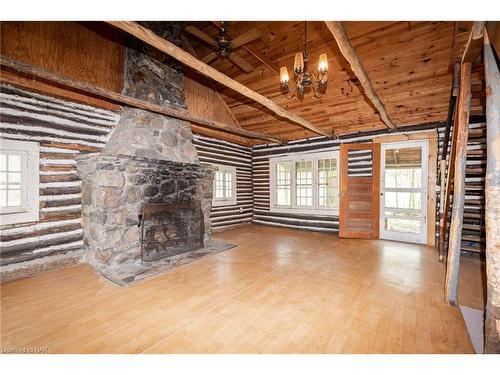 910 Bernard Avenue, Ridgeway, ON - Indoor With Fireplace