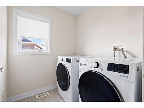 55 Rowlock St Street, Welland, ON - Indoor Photo Showing Laundry Room