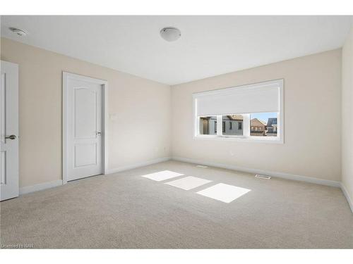 55 Rowlock St Street, Welland, ON - Indoor Photo Showing Other Room