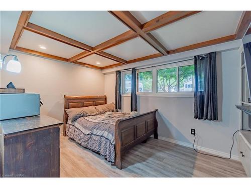 65 Wildwood Road, St. Catharines, ON - Indoor Photo Showing Bedroom