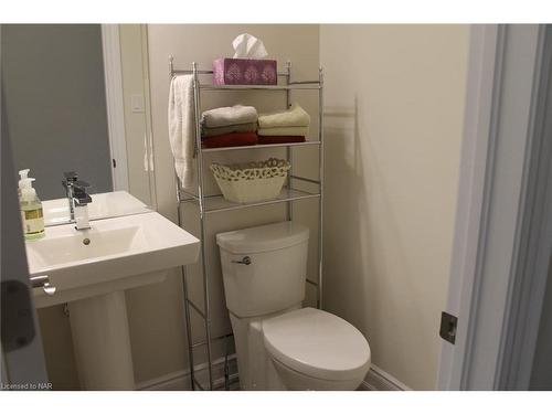 59 Windsor Circle Circle, Niagara-On-The-Lake, ON - Indoor Photo Showing Bathroom