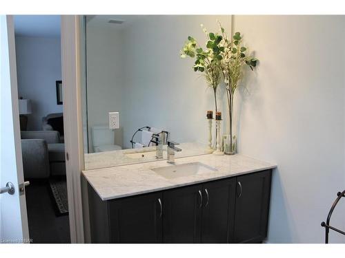 59 Windsor Circle Circle, Niagara-On-The-Lake, ON - Indoor Photo Showing Bathroom