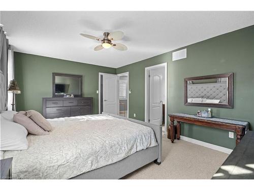 17-380 Lake Street, Grimsby, ON - Indoor Photo Showing Bedroom