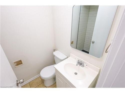 46 Edgar Street, Welland, ON - Indoor Photo Showing Bathroom