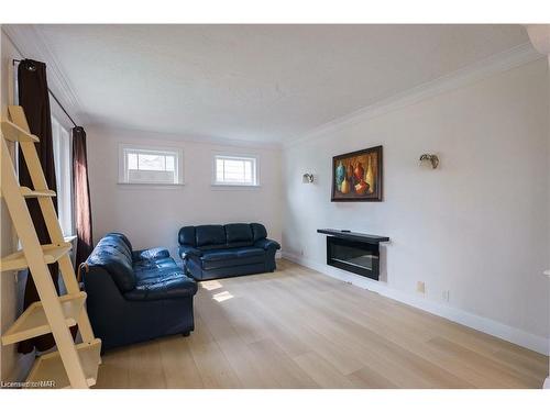 46 Edgar Street, Welland, ON - Indoor Photo Showing Living Room With Fireplace