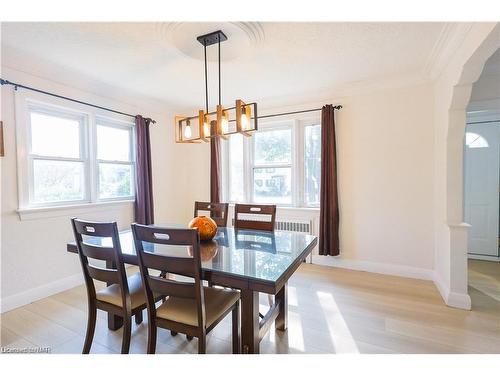 46 Edgar Street, Welland, ON - Indoor Photo Showing Dining Room