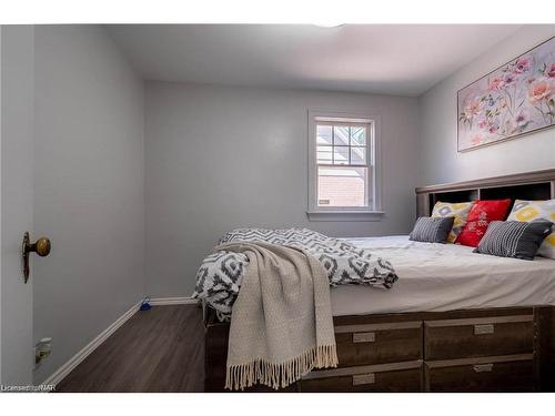 46 Edgar Street, Welland, ON - Indoor Photo Showing Bedroom