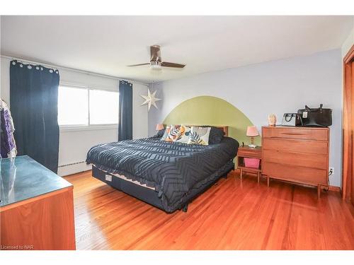 7001 Concord Crescent, Niagara Falls, ON - Indoor Photo Showing Bedroom