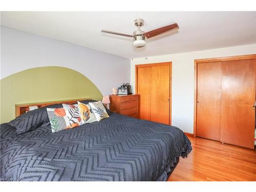 7001 Concord Crescent, Niagara Falls, ON - Indoor Photo Showing Bedroom