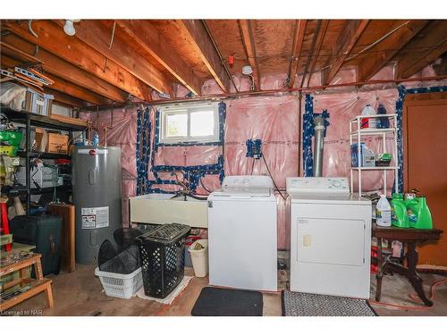 7001 Concord Crescent, Niagara Falls, ON - Indoor Photo Showing Laundry Room