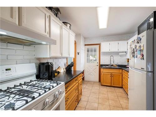 75 Crowland Avenue, Welland, ON - Indoor Photo Showing Kitchen