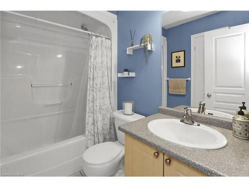 22 Flynn Court, St. Catharines, ON - Indoor Photo Showing Bathroom