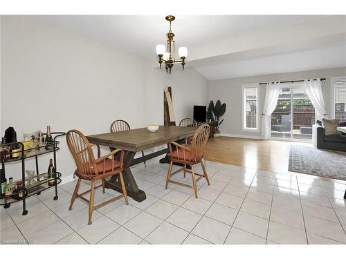 22 Flynn Court, St. Catharines, ON - Indoor Photo Showing Dining Room