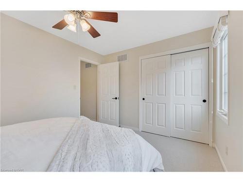 6 Inglis Circle, St. Catharines, ON - Indoor Photo Showing Bedroom