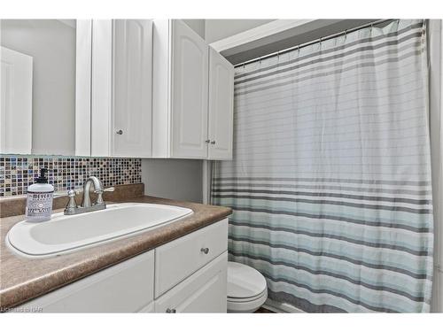 30 Argyle Crescent, St. Catharines, ON - Indoor Photo Showing Bathroom