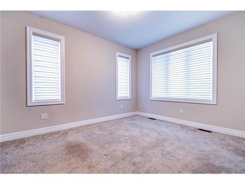 26 Borden Trail, Welland, ON - Indoor Photo Showing Other Room