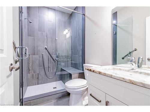 26 Borden Trail, Welland, ON - Indoor Photo Showing Bathroom