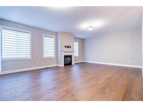 26 Borden Trail, Welland, ON - Indoor Photo Showing Living Room With Fireplace