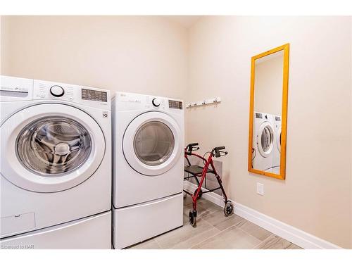 26 Borden Trail, Welland, ON - Indoor Photo Showing Laundry Room