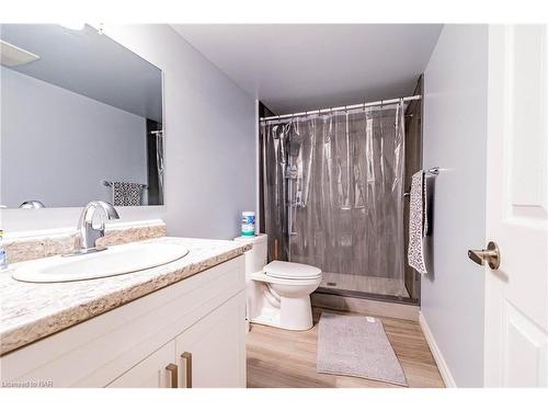 26 Borden Trail, Welland, ON - Indoor Photo Showing Bathroom