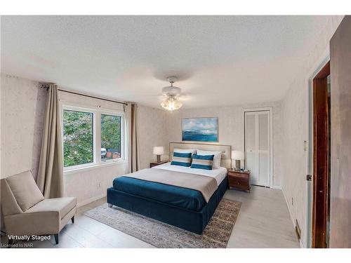 5020 Fifth Avenue, Niagara Falls, ON - Indoor Photo Showing Bedroom