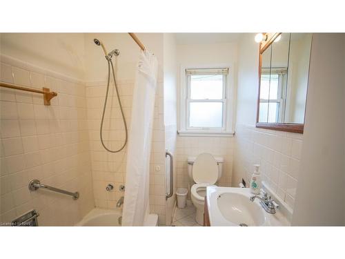 Main-352 Bunting Road, St. Catharines, ON - Indoor Photo Showing Bathroom