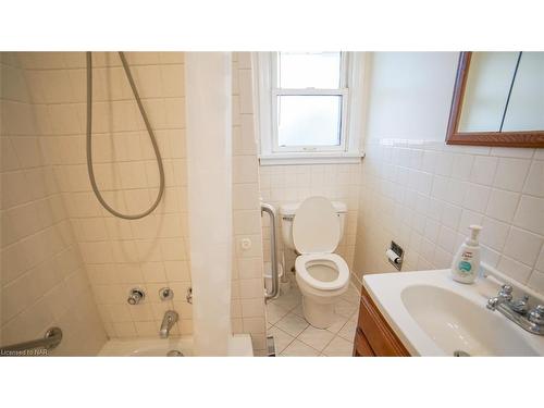 Main-352 Bunting Road, St. Catharines, ON - Indoor Photo Showing Bathroom