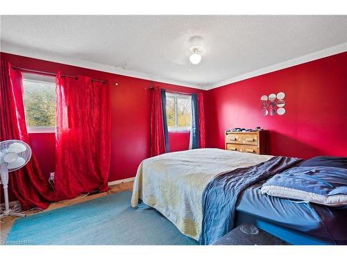 93 Silvan Drive, Welland, ON - Indoor Photo Showing Bedroom